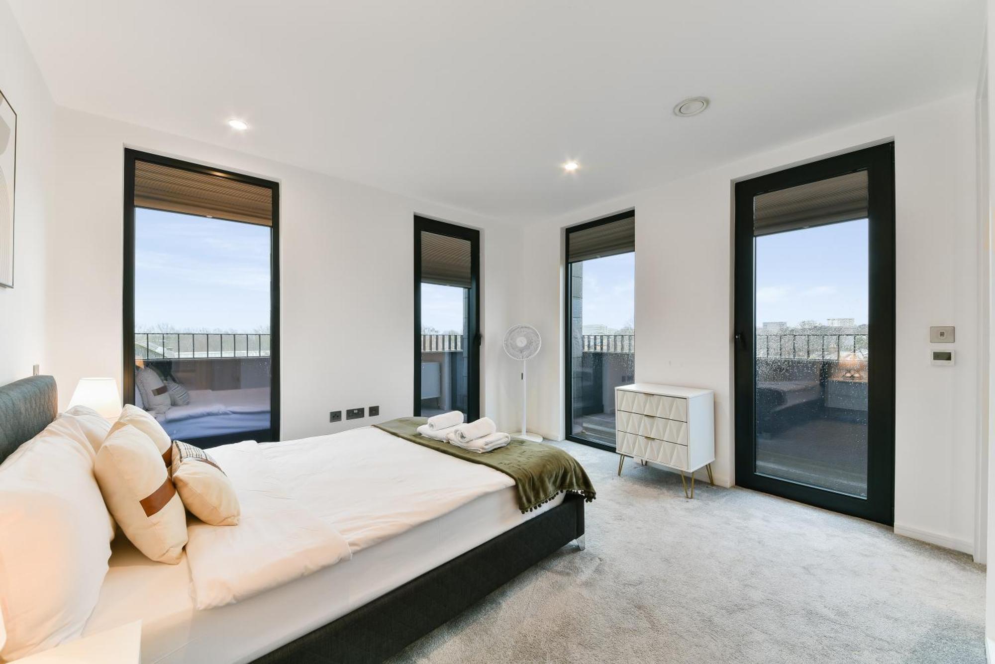 The Vale - Luxury Apartments Лондон Екстериор снимка